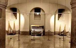 عکسی از انتقال اشیای تاریخی موزه ملی به مخازن امن در زمان جنگ عراق علیه ایران 