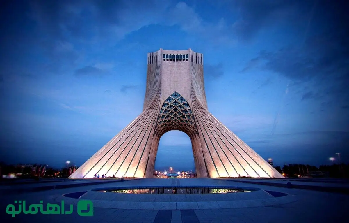 همسفر با حسین امانت به تهران قدیم؛ آنچه از برج آزادی نمی‌دانیم