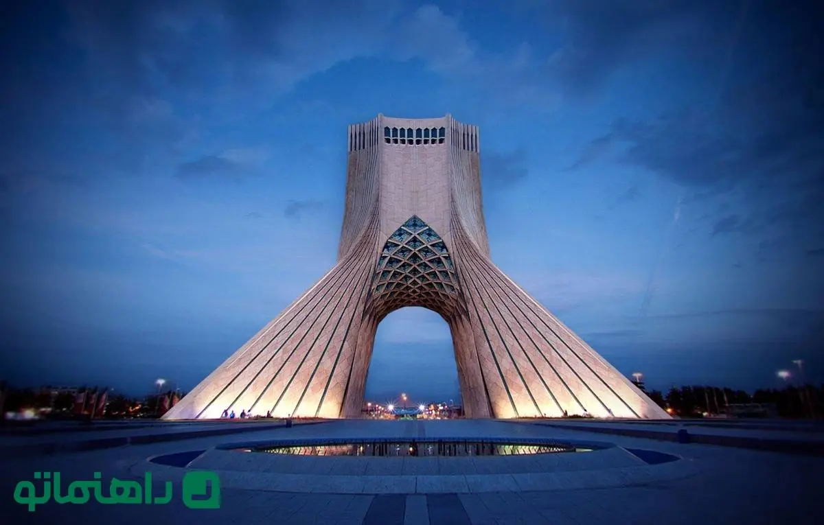 همسفر با حسین امانت به تهران قدیم؛ آنچه از برج آزادی نمی‌دانیم