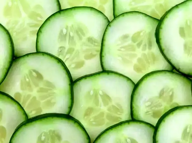 افرادی که این ۳ بیماری را دارند نباید خیار بخورند