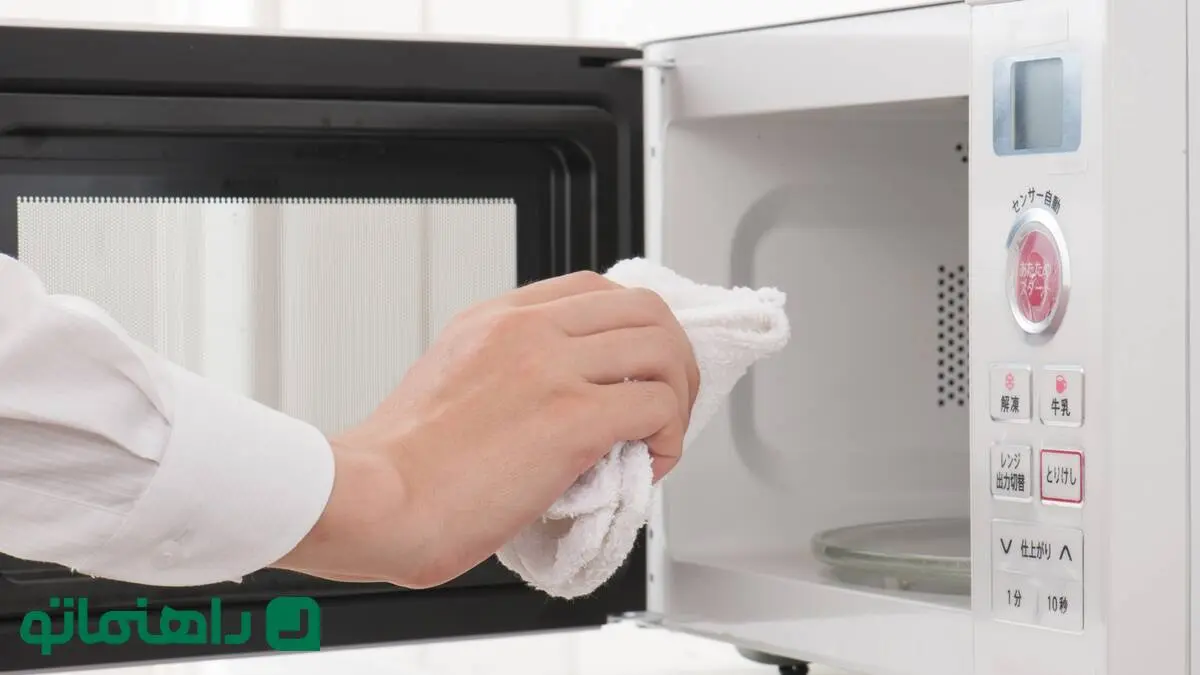 چگونه مایکروفر را به‌صورت اصولی و کامل تمیز کنیم؟