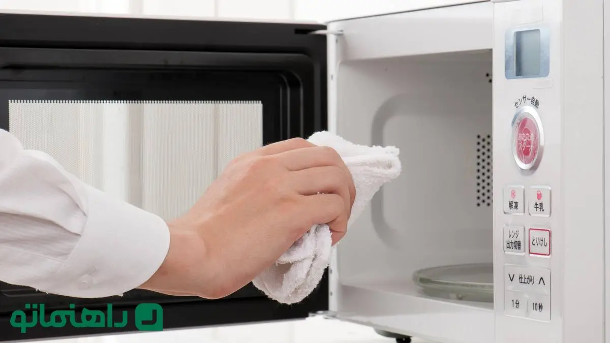 چگونه مایکروفر را به‌صورت اصولی و کامل تمیز کنیم؟