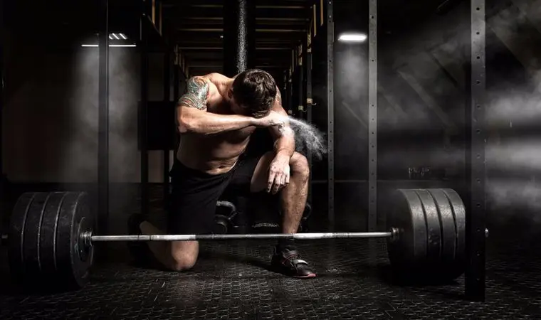 آیا بدن شما پس از ورزش بیش از حد داغ می‌شود؟ دلایل رایج و راهکارها