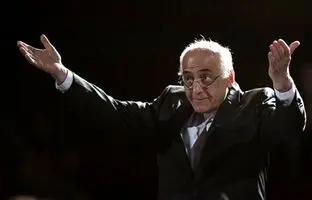 نوازنده‌ای که آلزایمر هم نتوانست او را از نواختن «ای ایران» بازدارد! + ویدئو