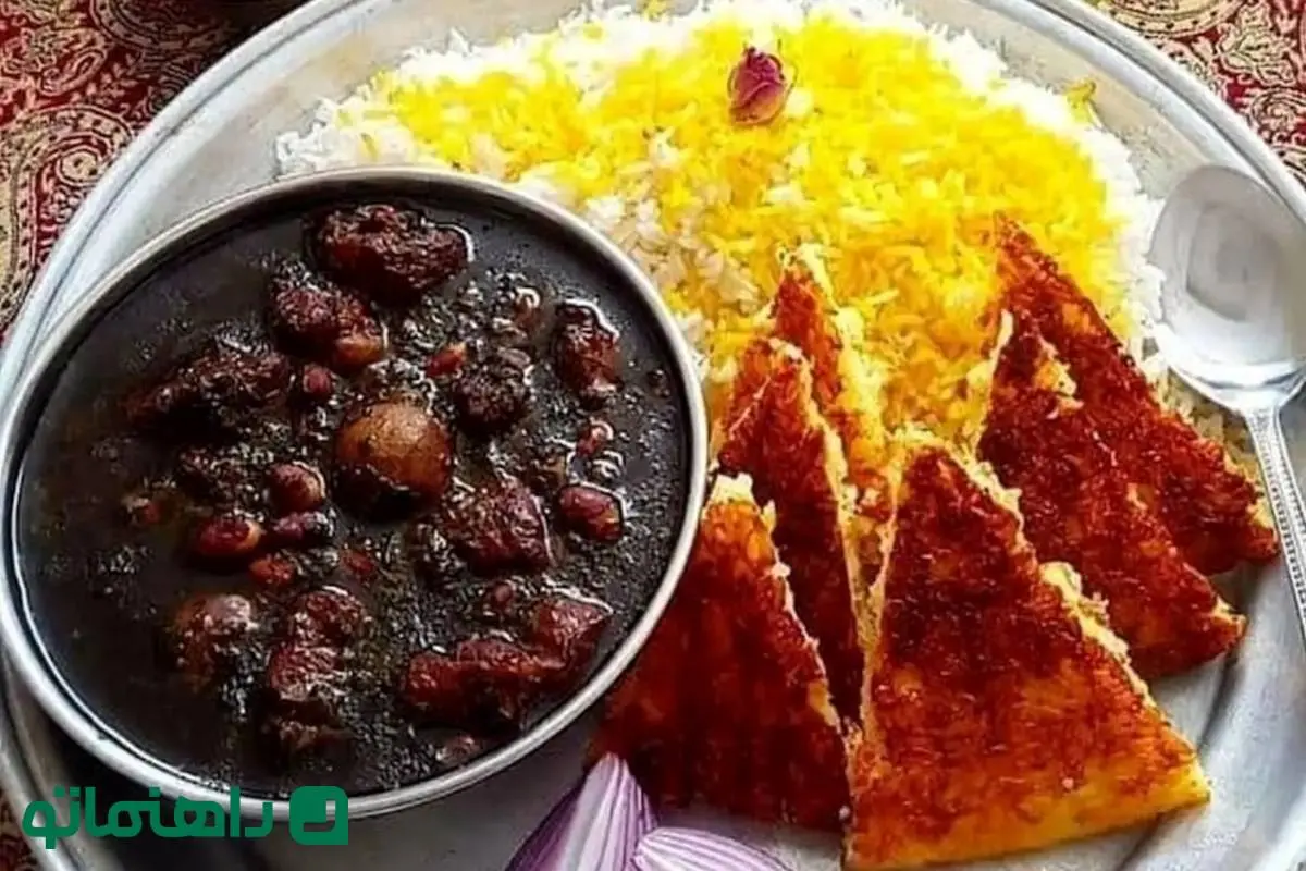 طرز تهیه قورمه سبزی؛ راز ترکیب جاویی سبزی قورمه + ارزش غذایی و میزان کالری قورمه سبزی