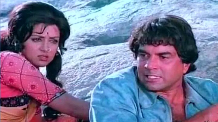 ۴۰ دقیقه از فیلم «شعله» حذف شده است/ چرا دوبلورهای مشهور هنگام دوبله «شعله» اعتصاب کردند؟