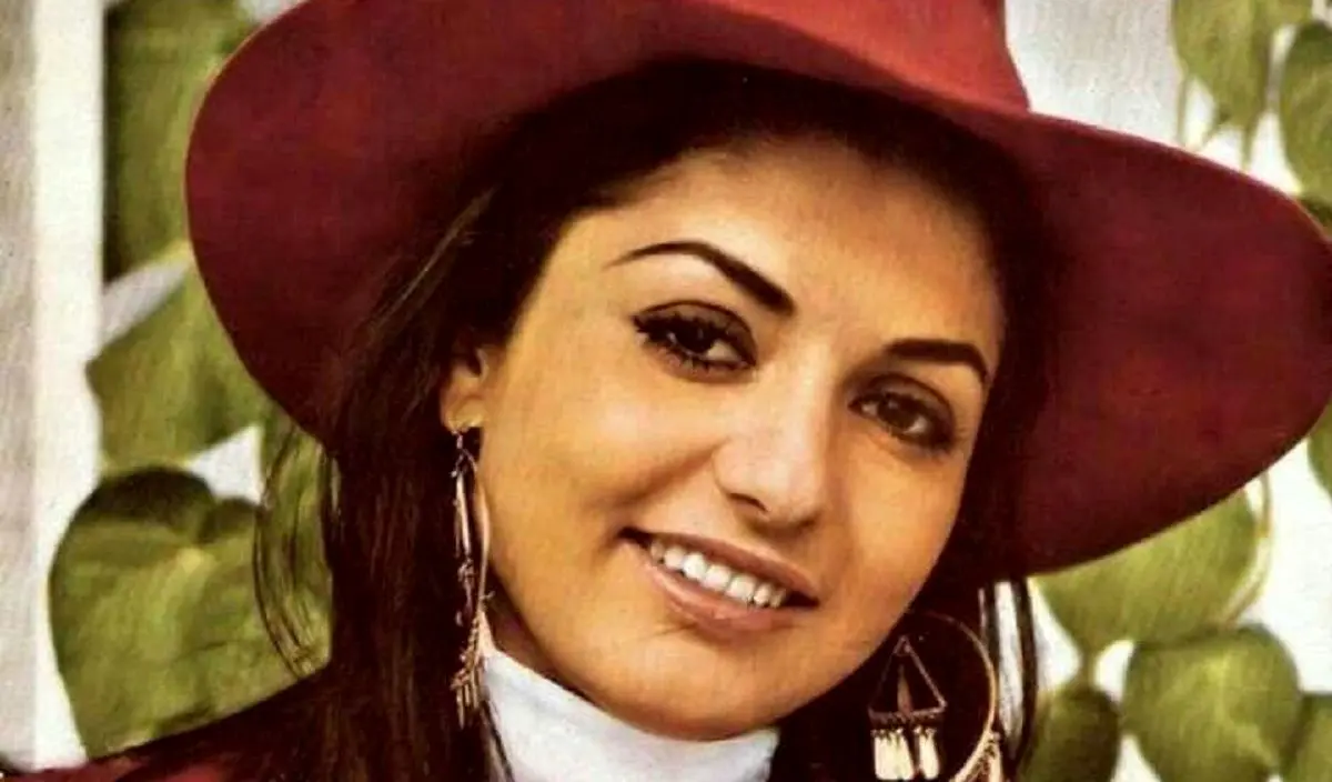 عکس قدیمی: تیپ و چهره هندی گوگوش در اواخر دهه 40 