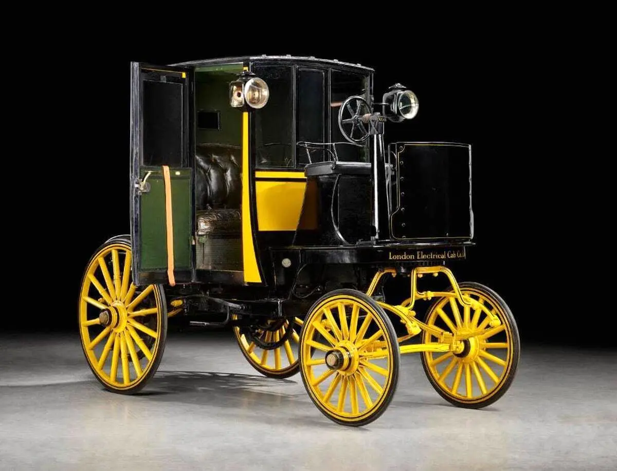 اولین تاکسی‌های زرد تاریخ حمل و نقل + عکس