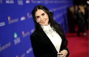 دمی مور از نظر مجله People به عنوان زیباترین فرد سال ۲۰۲۵ انتخاب شد