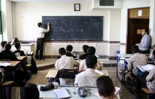 
پاداش معلمان بازنشسته چرا با محاسبه تورم پرداخت نمی‌شود؟
