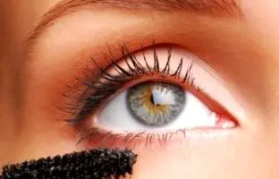 چگونه از چسبندگی مژه ها جلوگیری کنیم؟