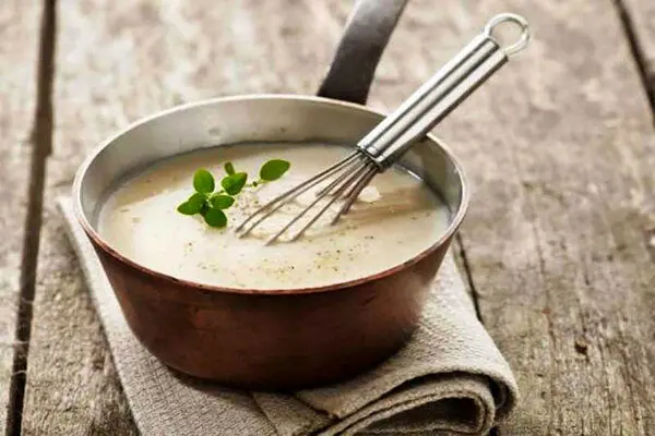اشتباهی که اکثر خانم‌ها در طرز تهیه سس بشامل می کنند | روش درست چیست؟